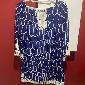 Alice & Trixie 3/4 Sleeve Shift Dress with Keyhole Front Size S (Excellent Cond)